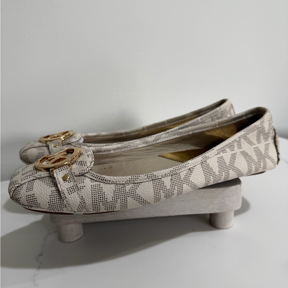Michael Kors Size9 Cream and Gold Flats - Picture 9 of 9